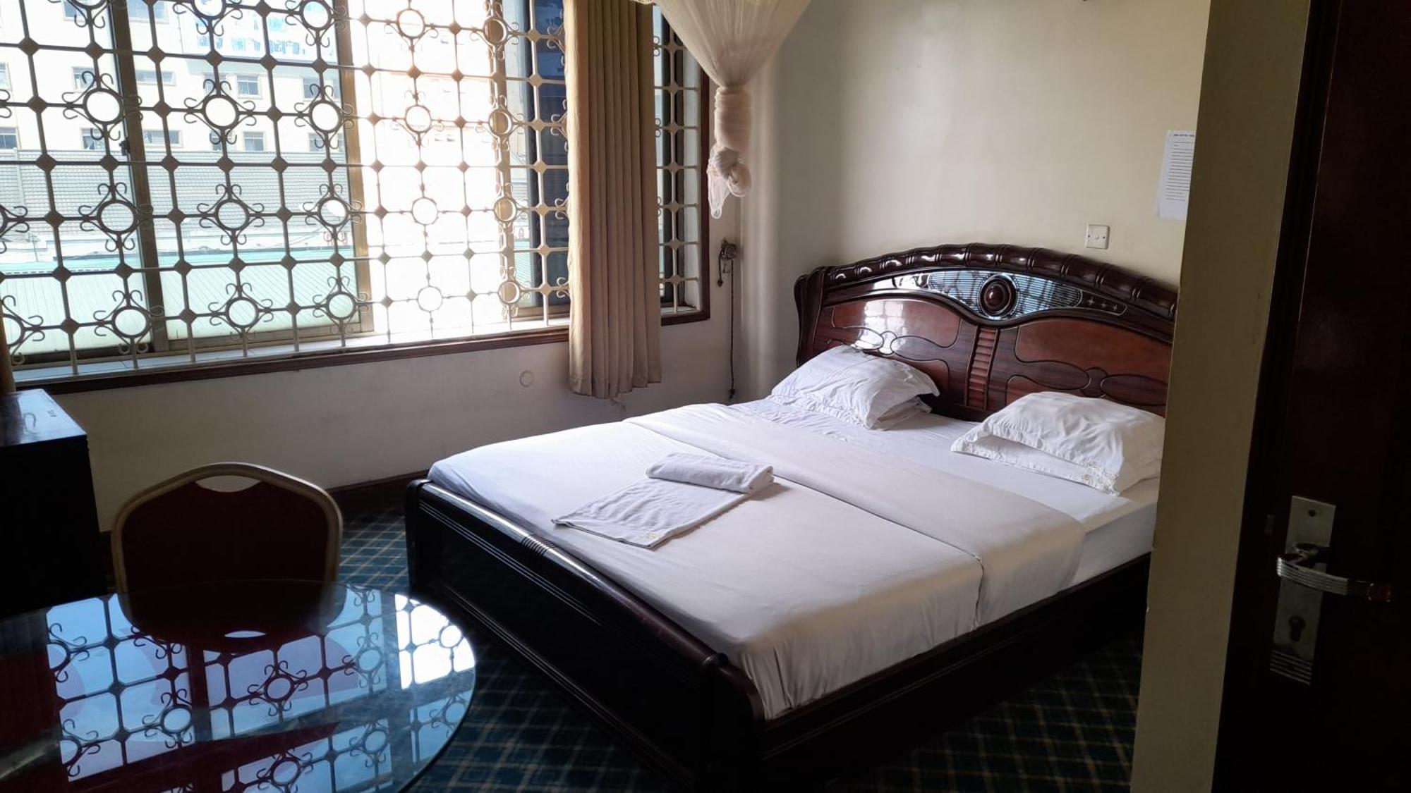 New Jbk Hotel Кампала Екстериор снимка