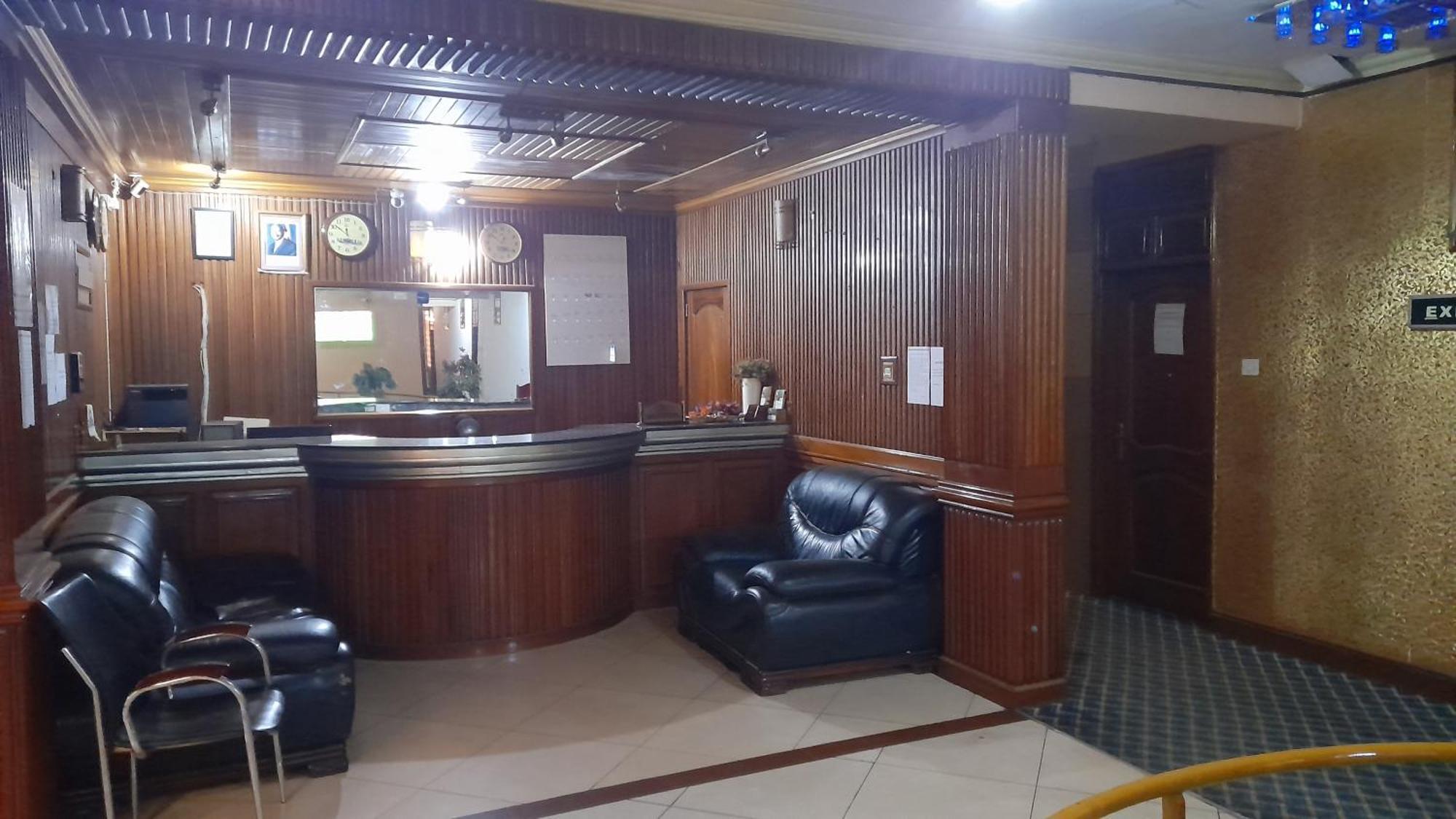 New Jbk Hotel Кампала Екстериор снимка