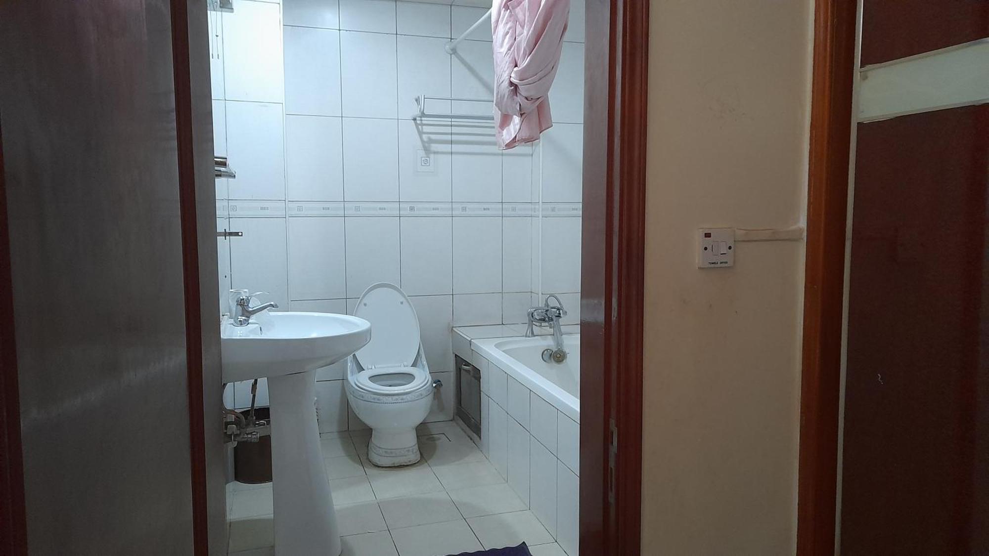 New Jbk Hotel Кампала Екстериор снимка