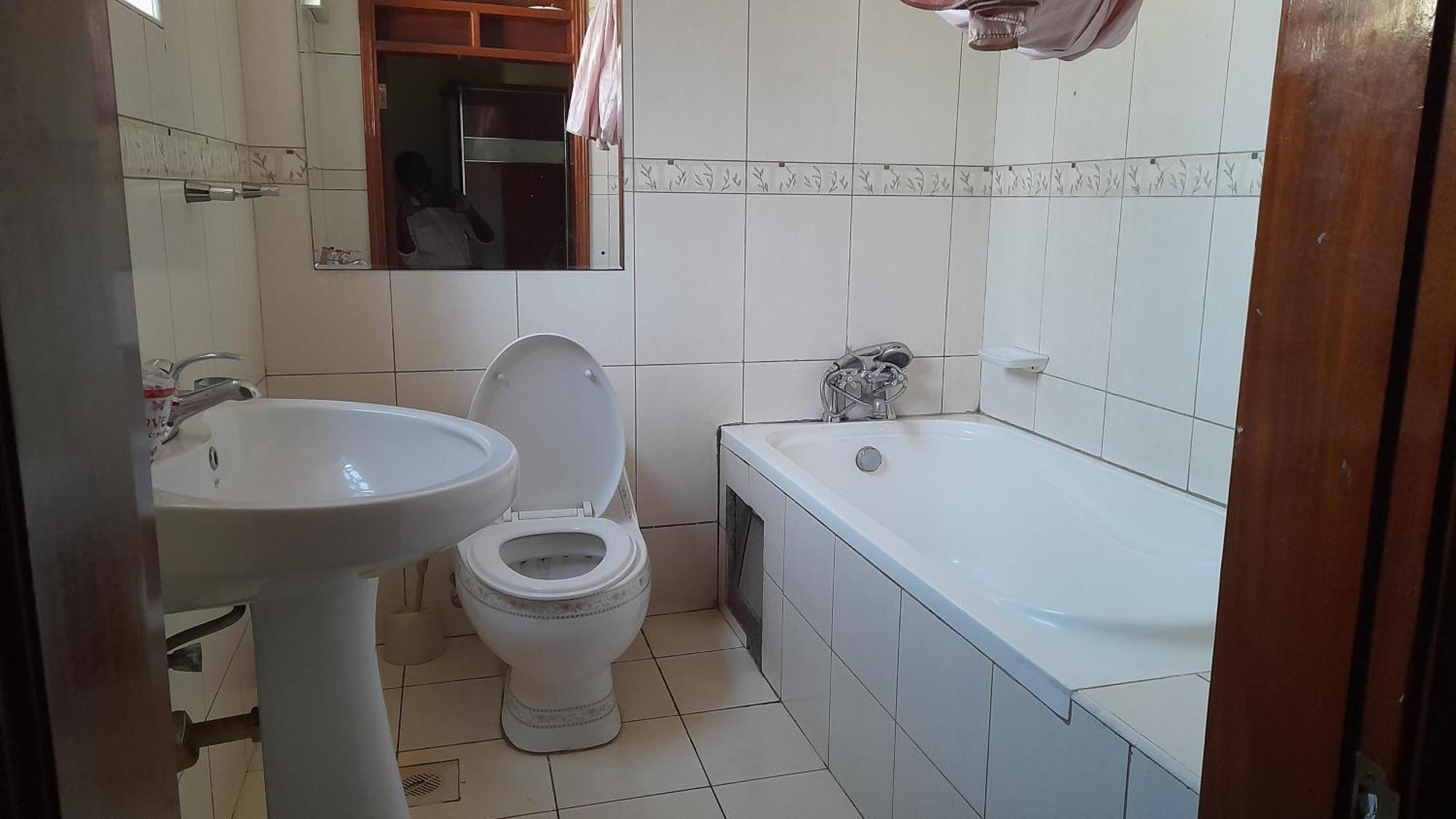 New Jbk Hotel Кампала Екстериор снимка