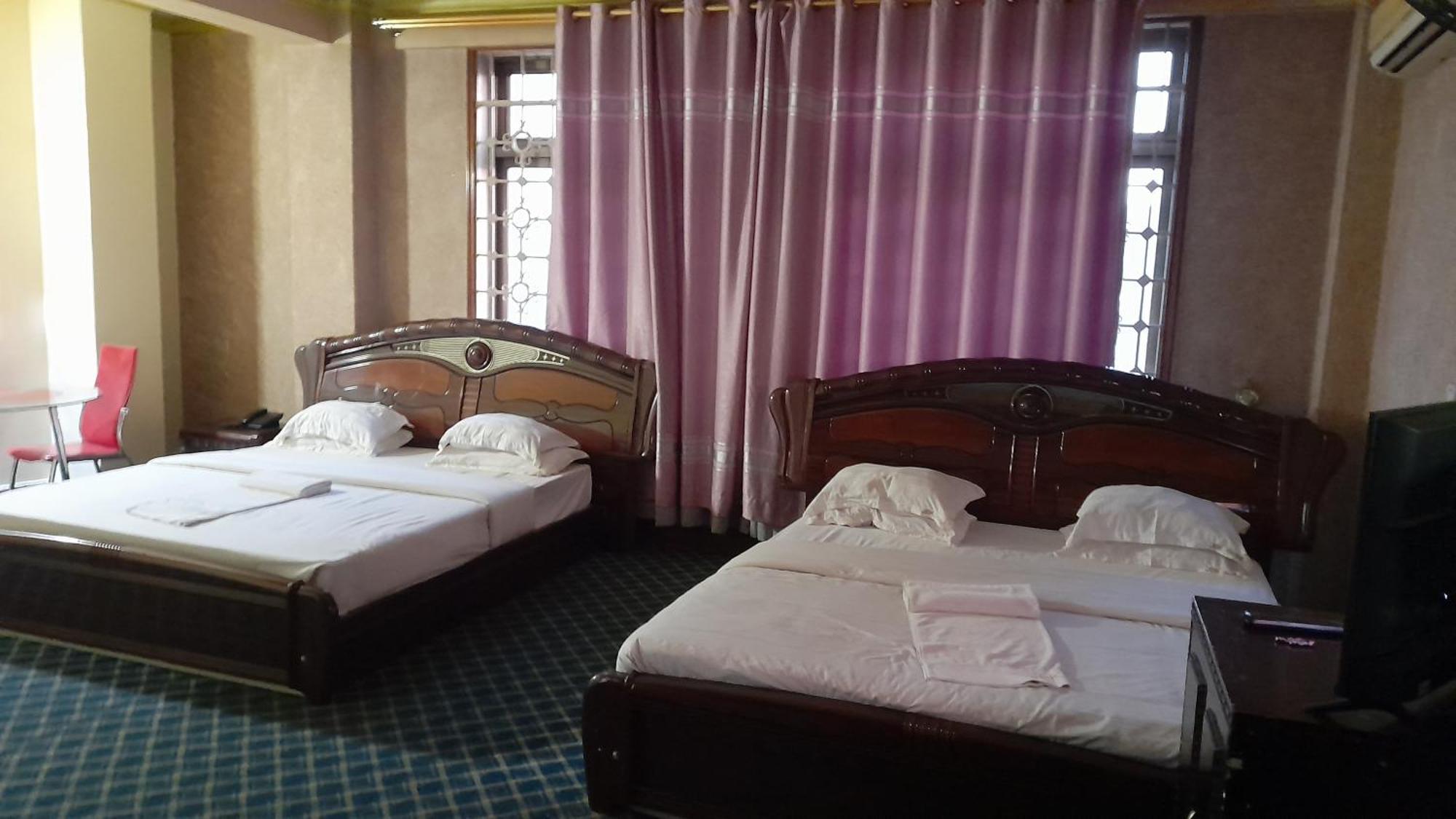 New Jbk Hotel Кампала Екстериор снимка