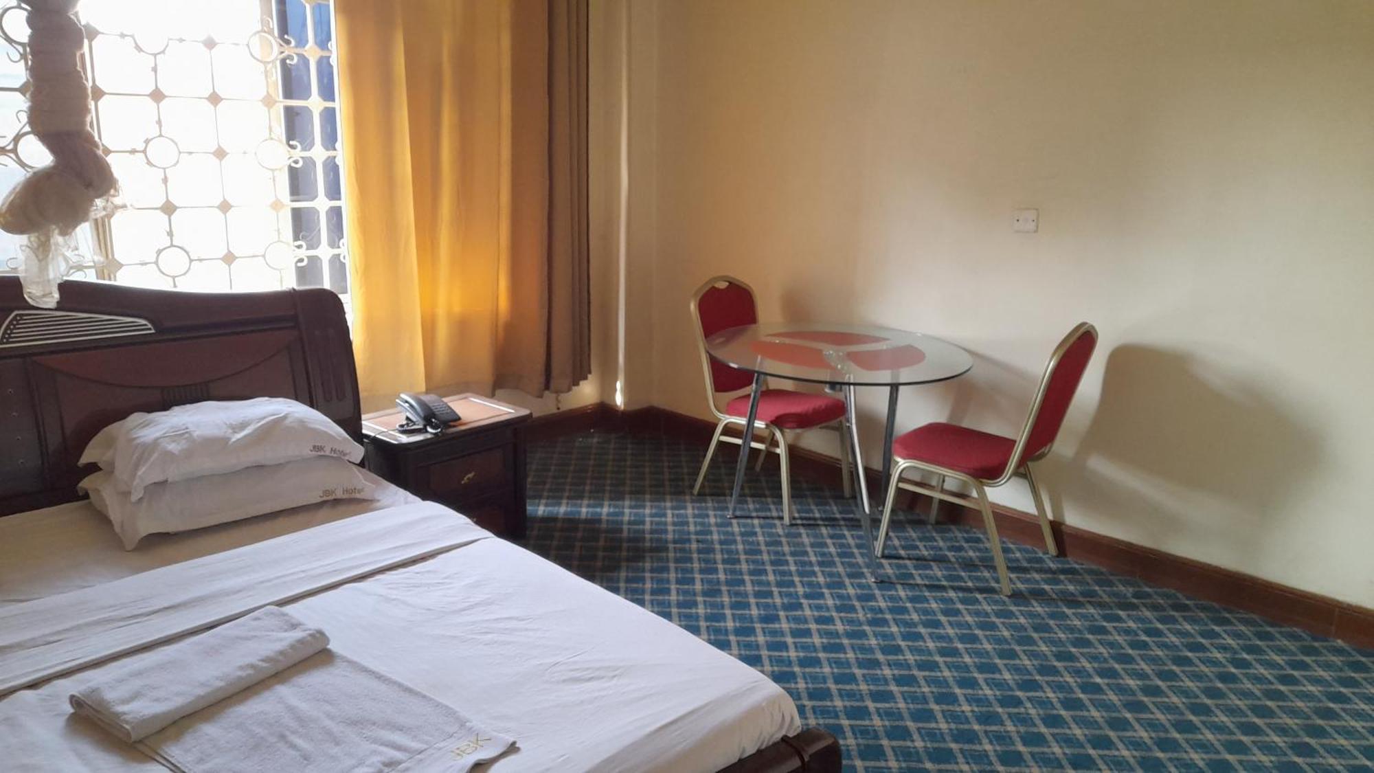 New Jbk Hotel Кампала Екстериор снимка