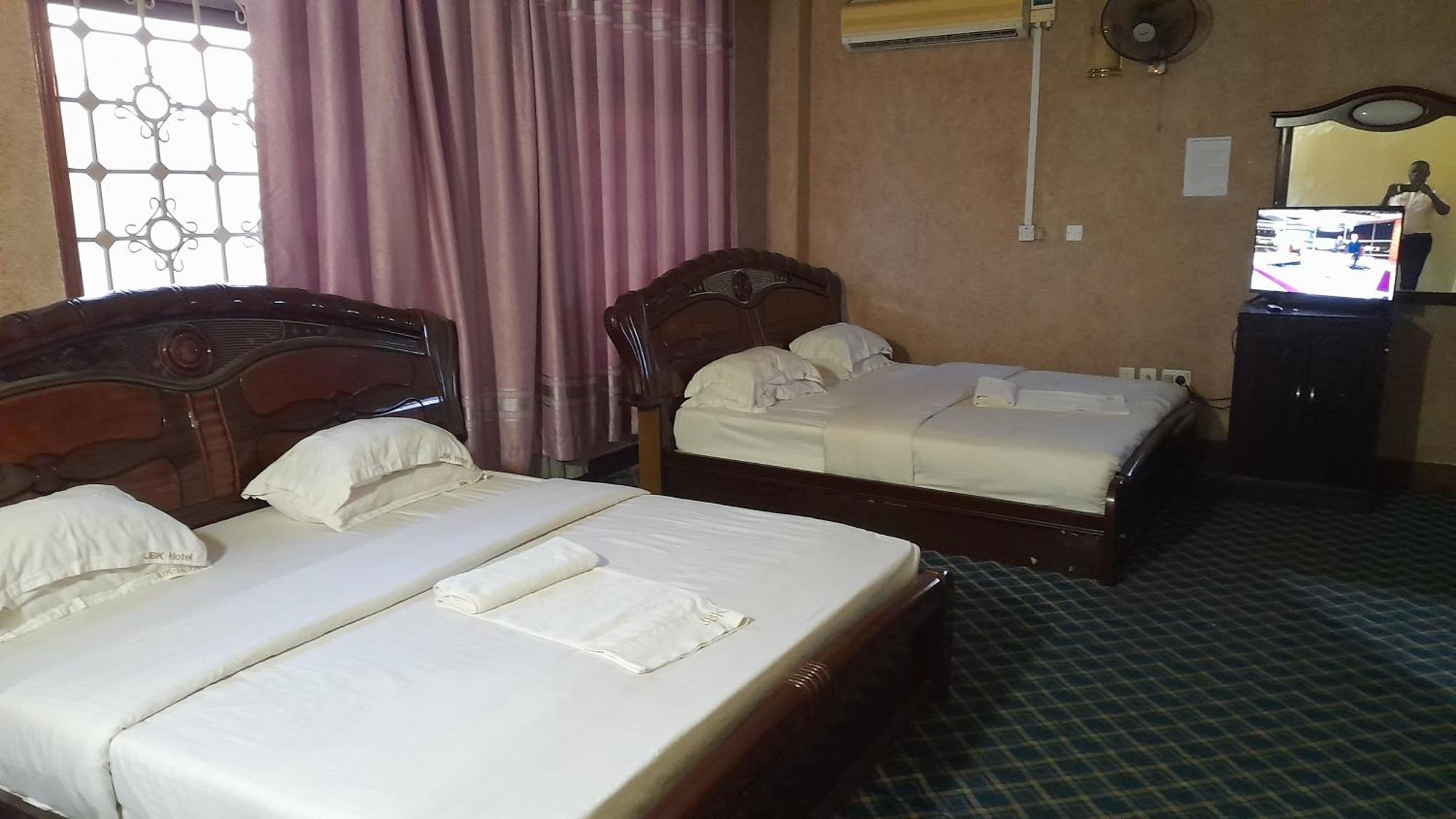 New Jbk Hotel Кампала Екстериор снимка
