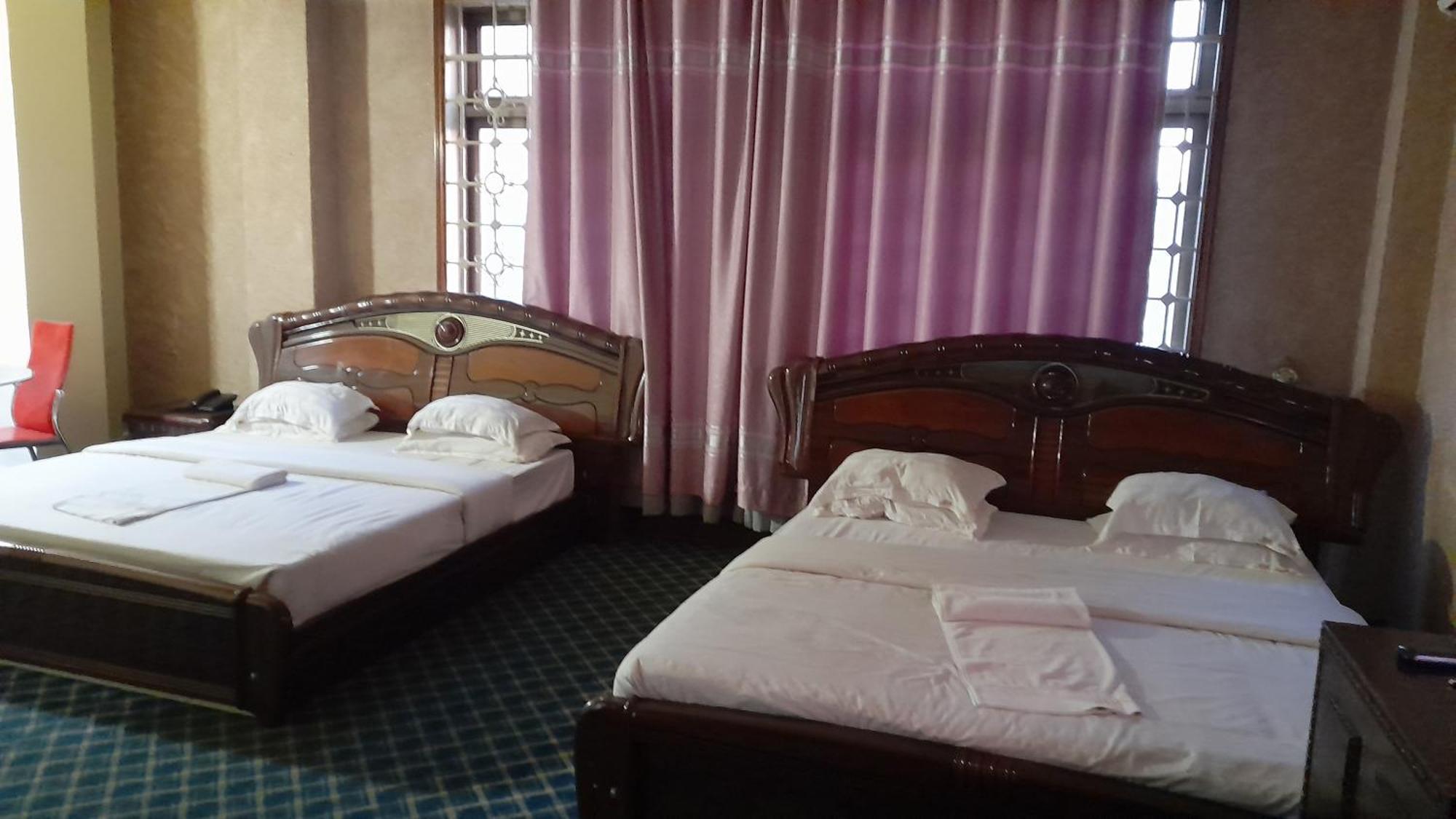 New Jbk Hotel Кампала Екстериор снимка